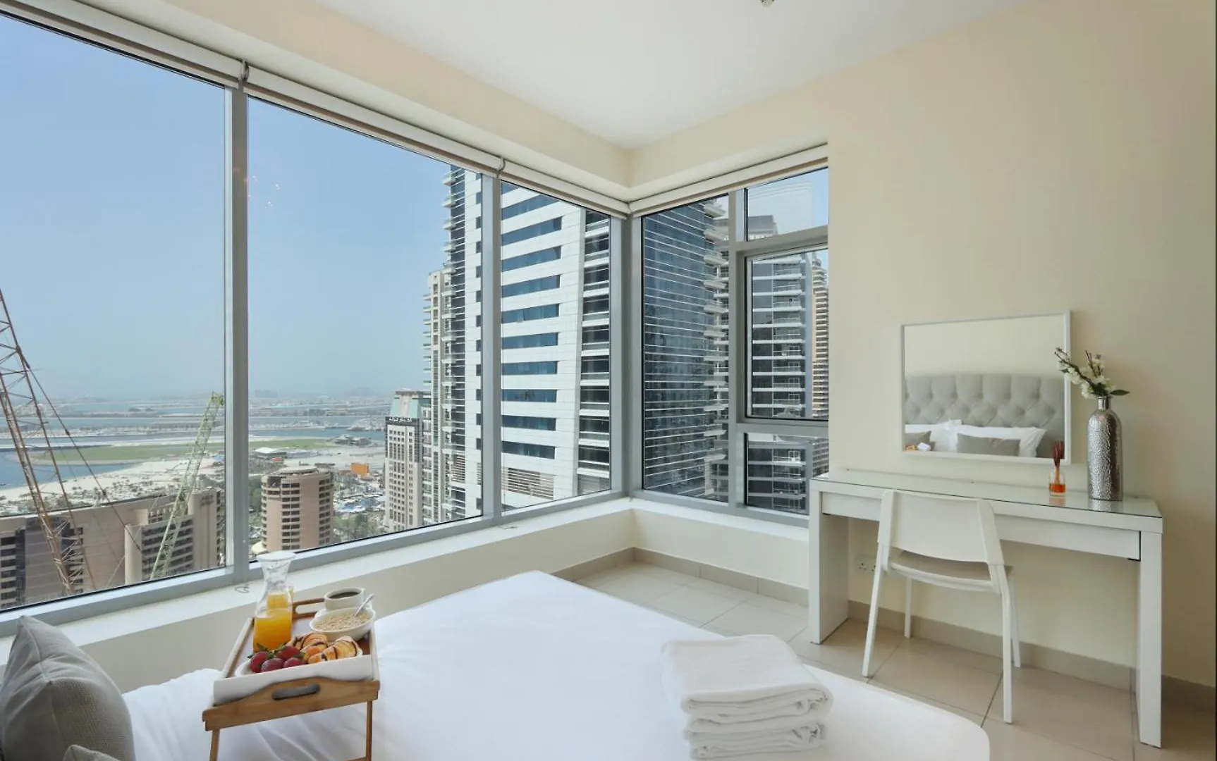 Apartment Livbnb- 1Bw Marina View, Pool, Walk To Attractions Dubai